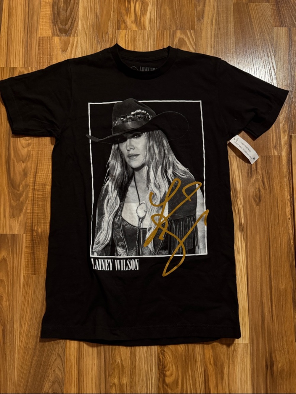 Lainey Wilson Black Graphic T Shirt Size Small (34/36). NEW